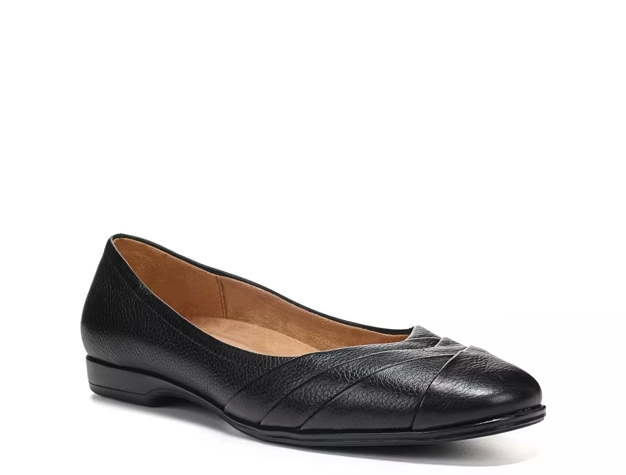Jaye Black Naturalizer Flat