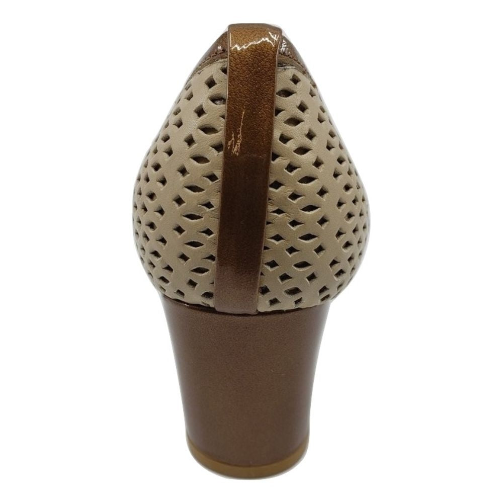 Captivate Buff Butter Nappa Stuart Weitzman Pumps