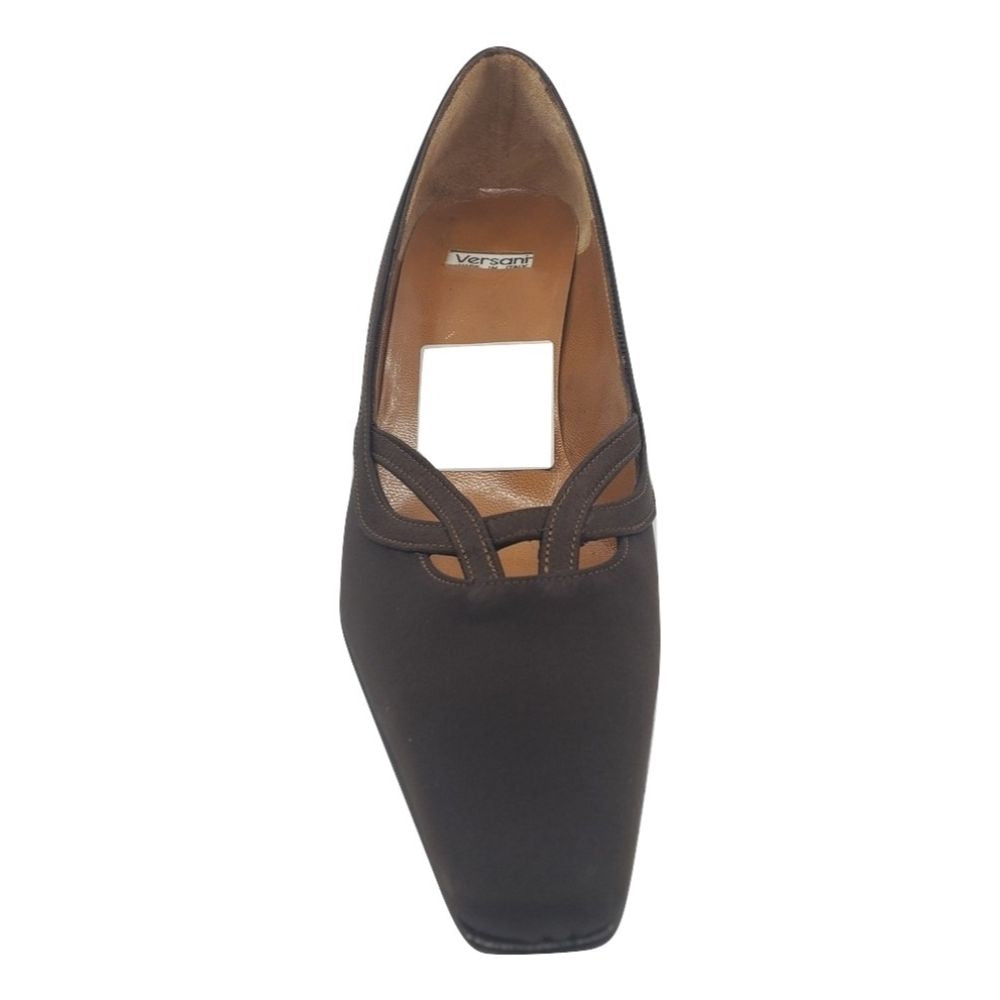 7010 Crepe Marrone Brown Fabric Versani Pumps
