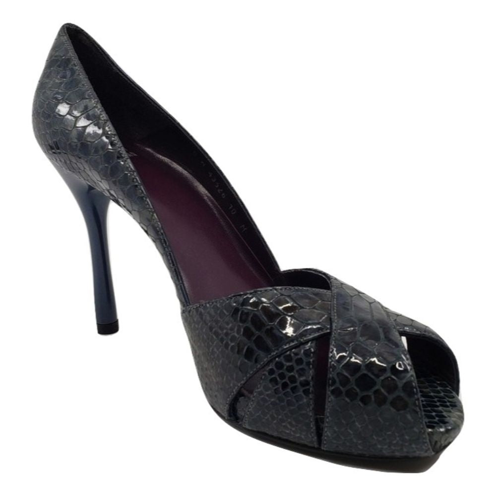 Stuart Weitzman Womens Dresser Crystal Patent Pump