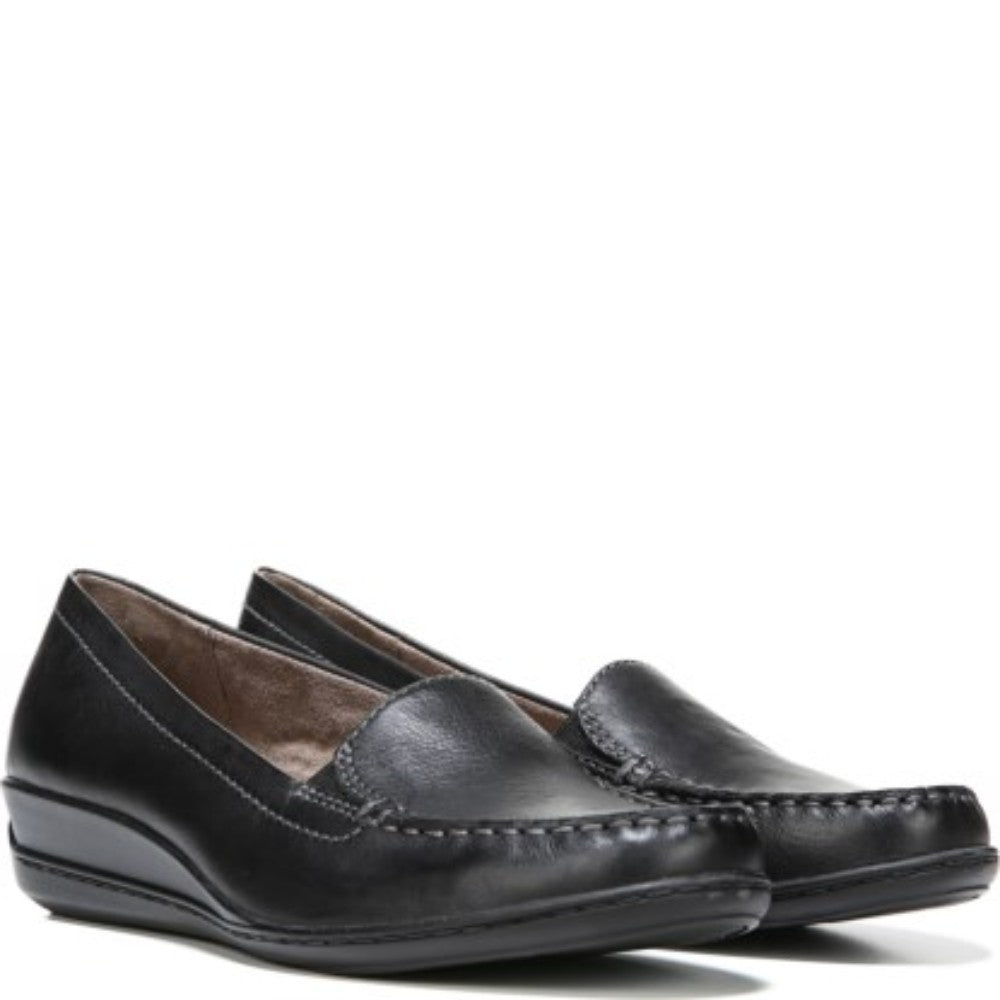 Wilamina Black Naturalizer Loafers