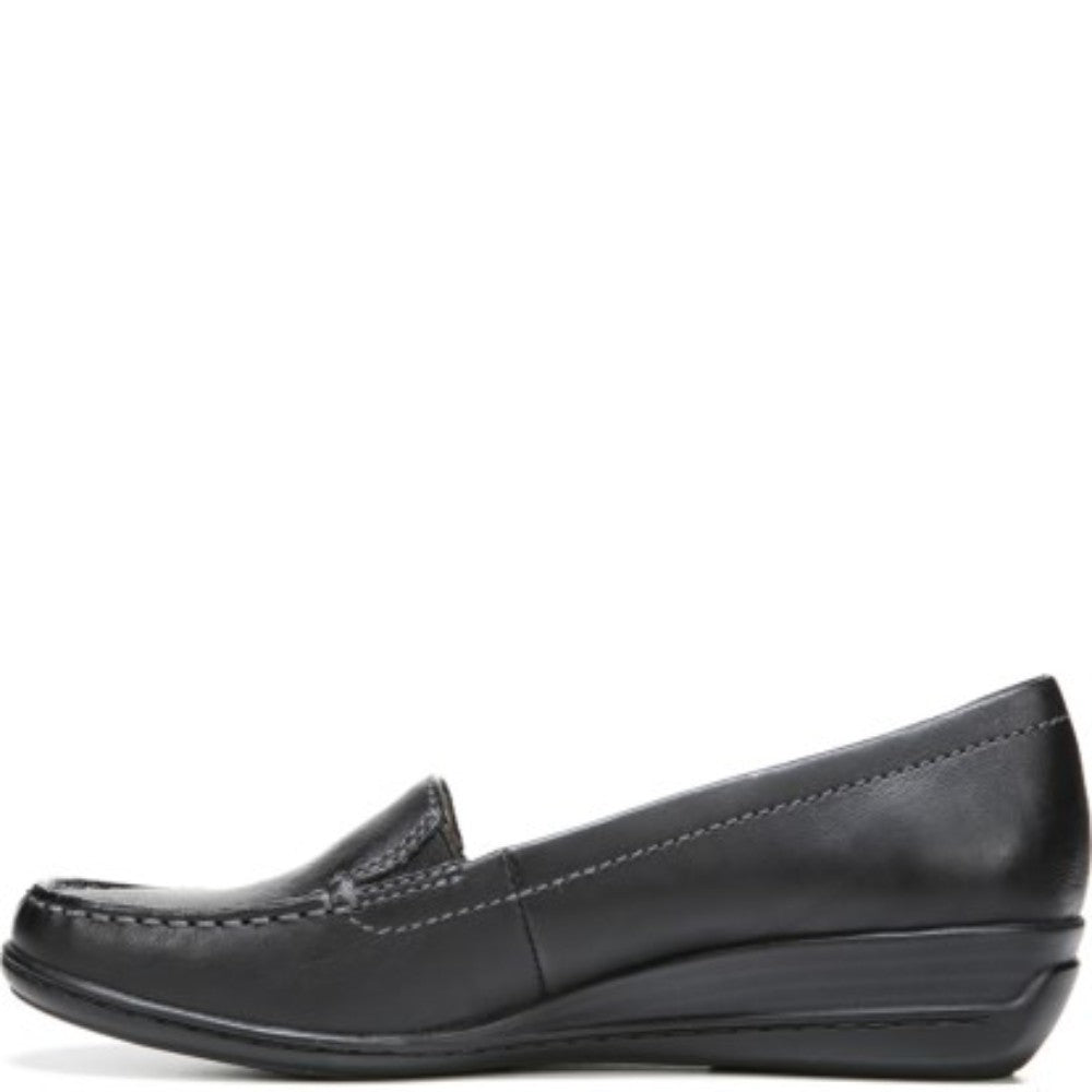 Wilamina Black Naturalizer Loafers