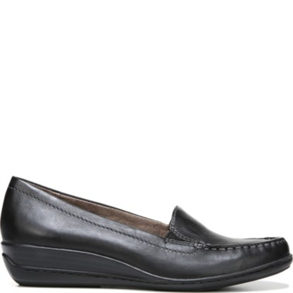Wilamina Black Naturalizer Loafers