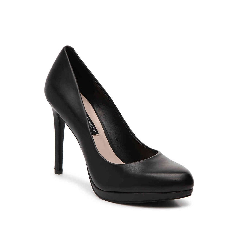 Vanorah Black LeatherNine West Pumps