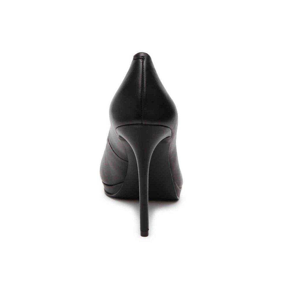 Vanorah Black LeatherNine West Pumps