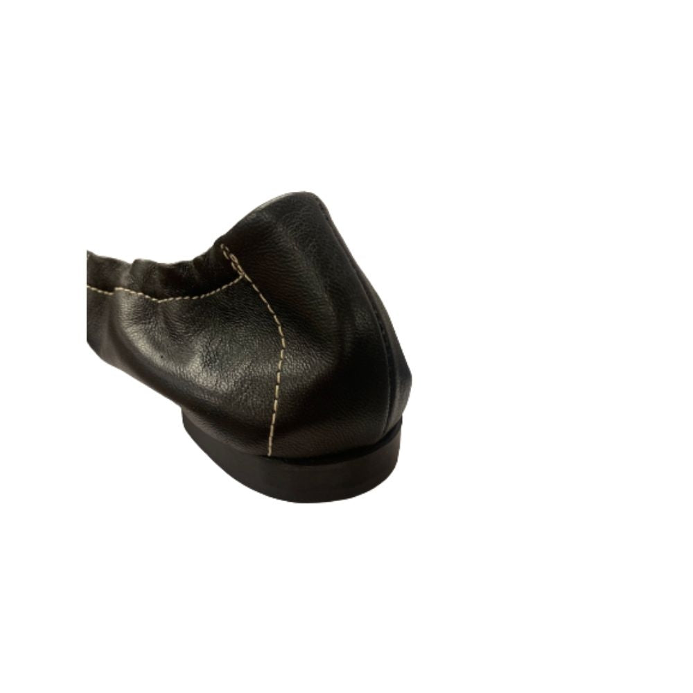 D55833OUCK Black Leather AGL Ballet Flats
