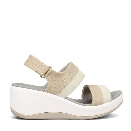 CLARKS Step Cali Muir Wome Beige  Wedge Sandals