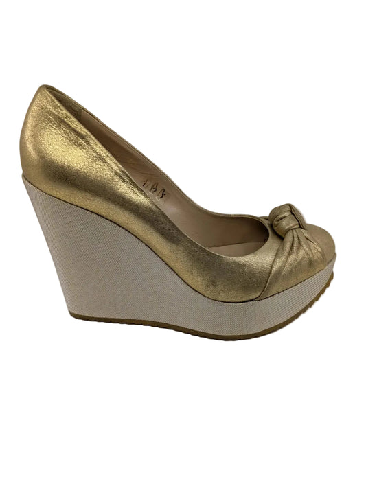 Tapeet Gold Leather Wedge Pumps