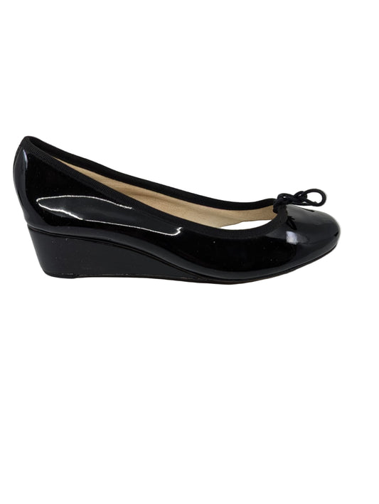 V1057 V Tcherina Black Patent Repetto Wedge Pumps