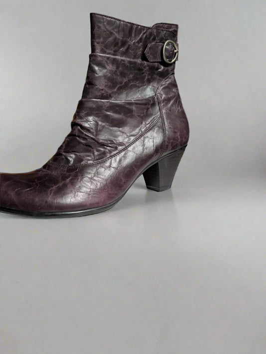 Fidji Dark Purple Leather Ankle Boots 2722
