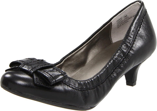 Windy Black Leather Me Too Pumps