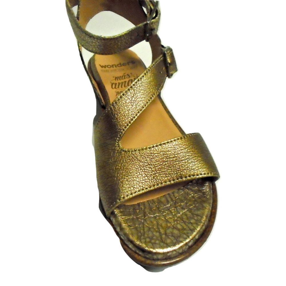 C3002 Oro Gold Wonders Sandals