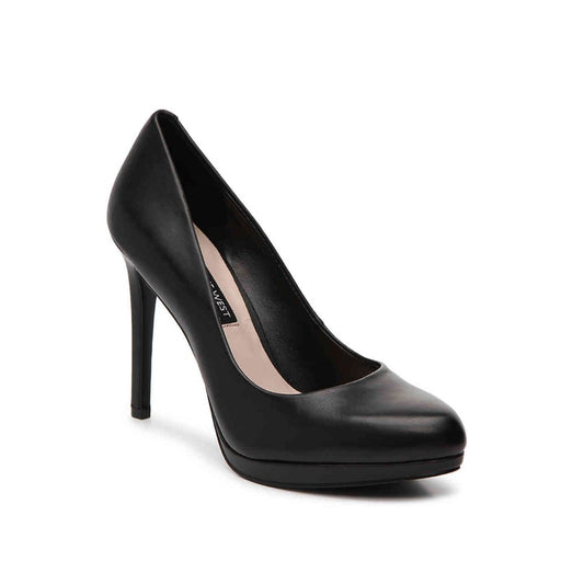 Vanorah Black LeatherNine West Pumps