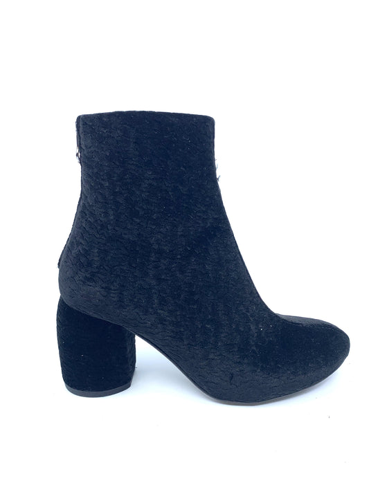 4945 Black Astracan Fabric Ethem Ankle Boot